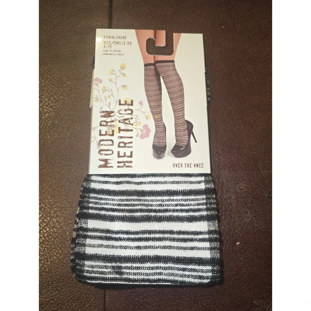 Modern Vintage Black White Striped Knee High Socks Size 9-11‎ New RN 127696